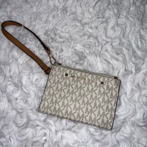 GUC Michael Kors Jet Set Small Coin/Card Wristlet